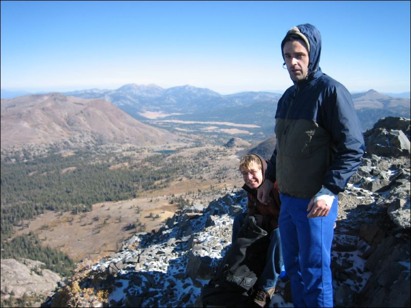 2005-10-16 Round Top (09) A+F on summit with Freel etc on left and Hawkins on right